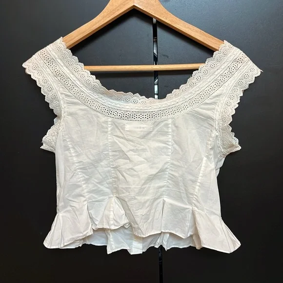 Doen Alana Broderie Anglaise Organic Cotton Top in Salt - Picture 4 of 8